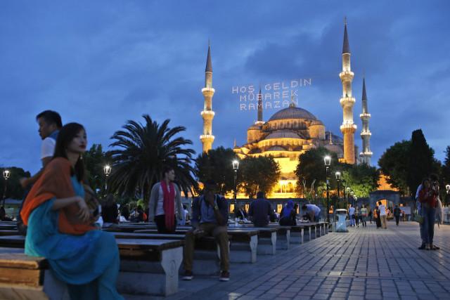 صلاة التراويح مختلف أنحاء العالم 696474944.jpg
