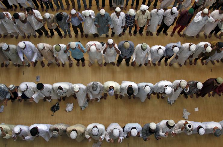 صلاة التراويح مختلف أنحاء العالم 939367090.jpg