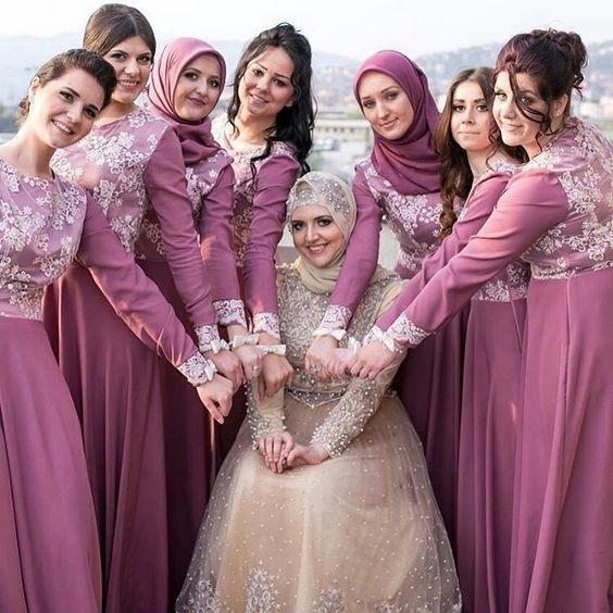 احدث موديلات فساتين لوصيفات عروس 220819359.jpg